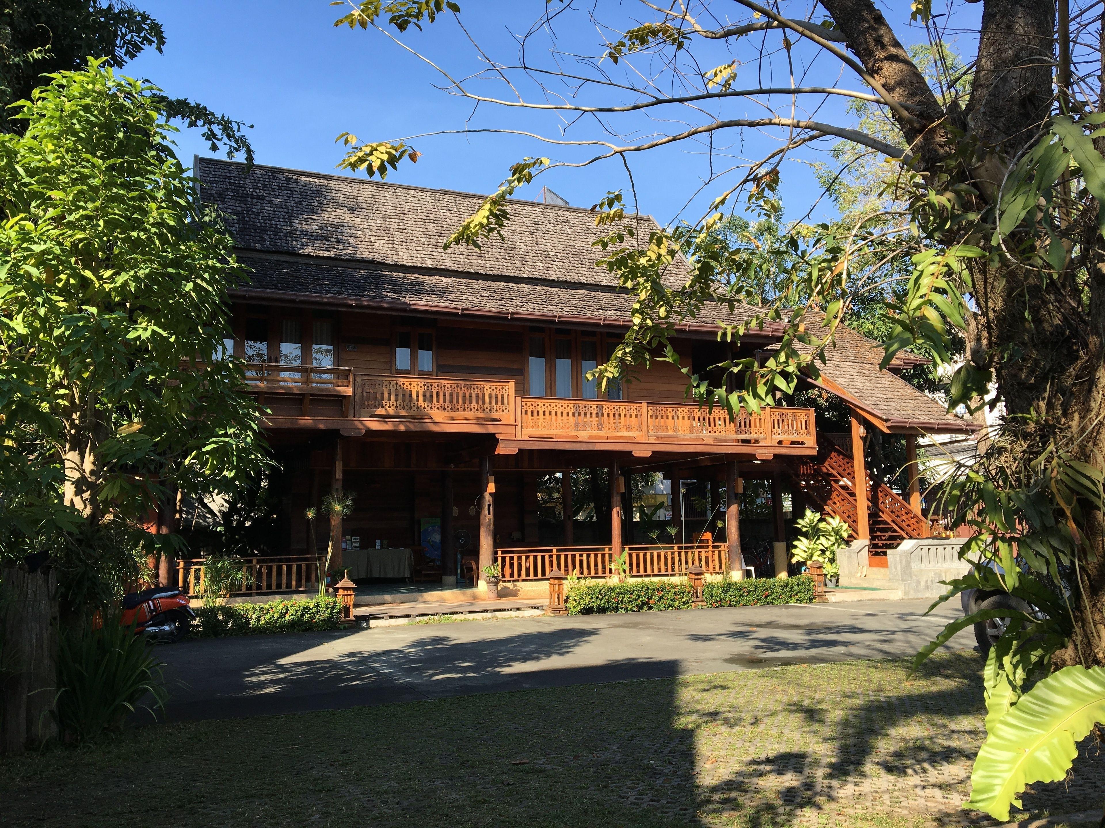 Ruen Come In — Photos 1